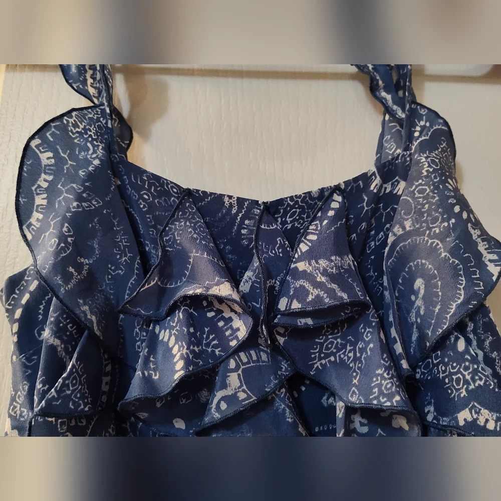 Banana Republic Top XS Blue Paisley 100% Silk Ruffled Tiers Sleeveless - Picture 3 of 5